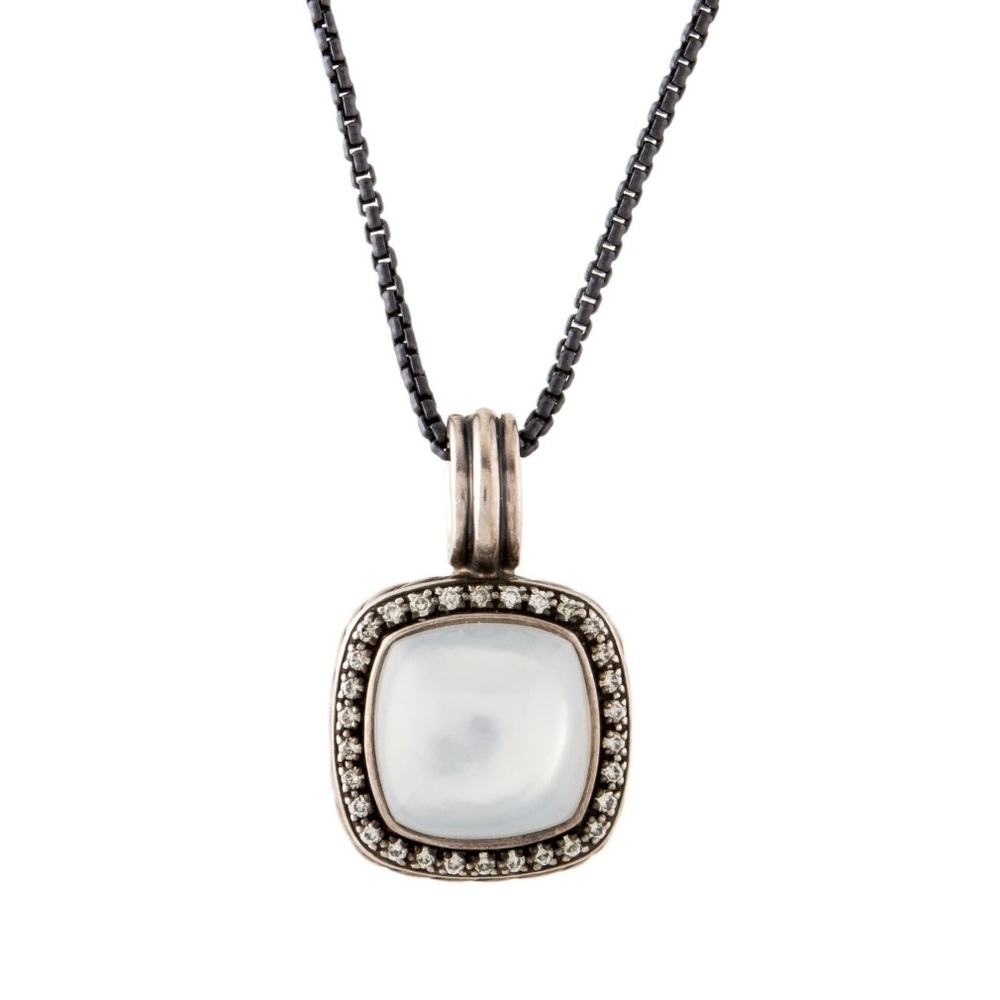 David Yurman Mother Of Pearl Doublet &
Diamond Albion Pendant Necklace  🦄